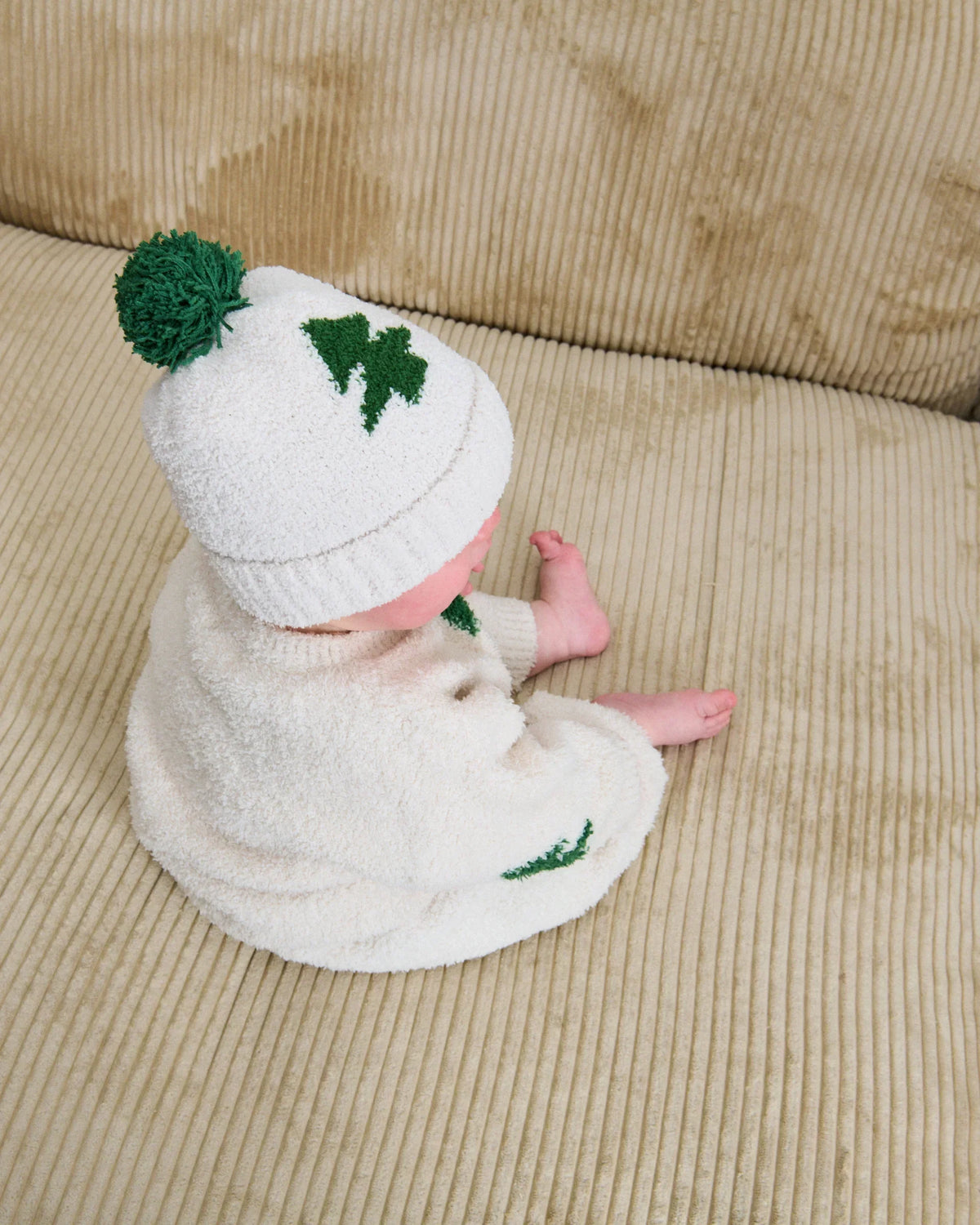 Fuzzy Holiday Beanie - Ecru Ivy