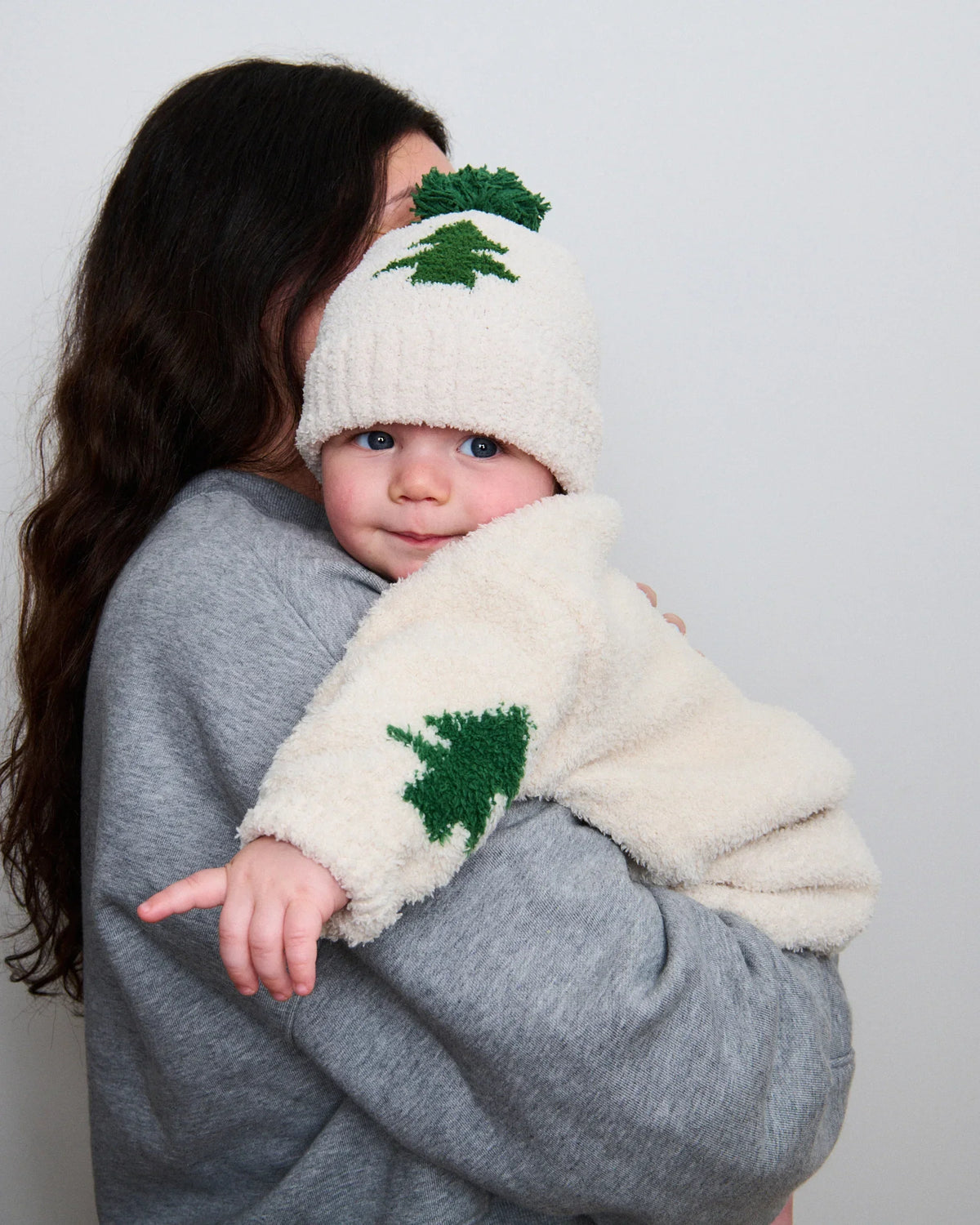 Fuzzy Holiday Beanie - Ecru Ivy