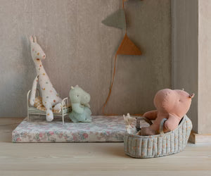 Carry cot, Large - Blue | Maileg