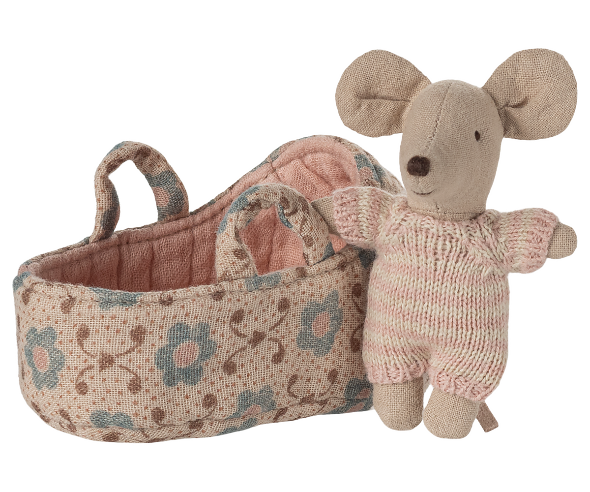 Baby mouse in carry cot - Rose | Maileg