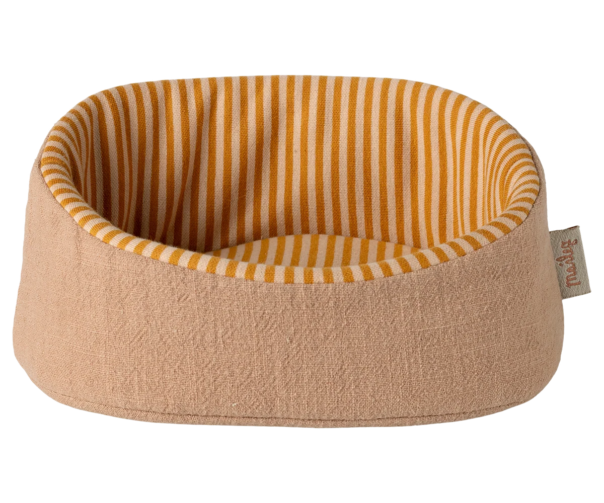 Pet Basket - Powder | Maileg
