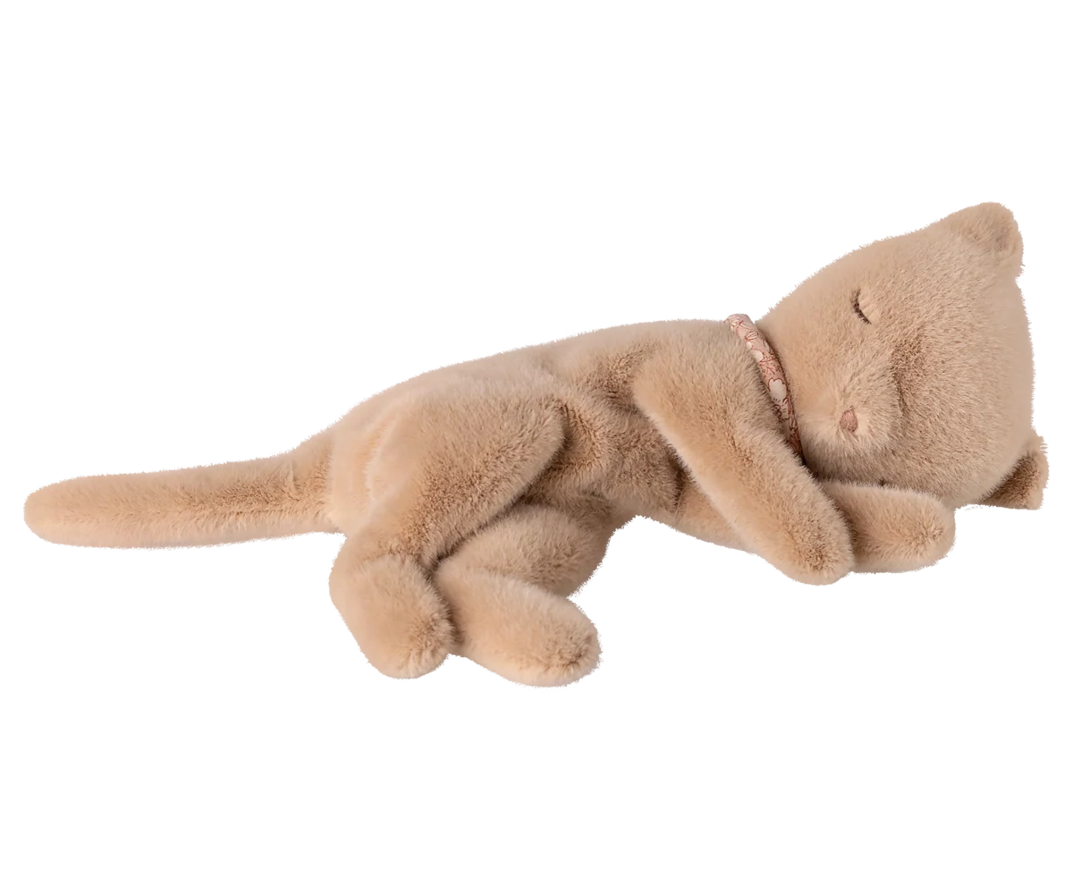 Sleeping kitten plush, Small - Cream peach | Maileg