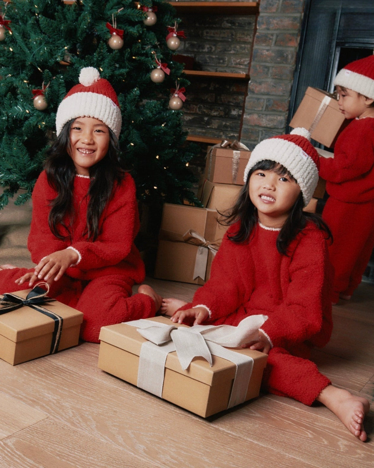 Fuzzy Holiday Santa Beanie - Ecru Crimson