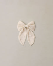 Everly Bow || Embroidered Daisy