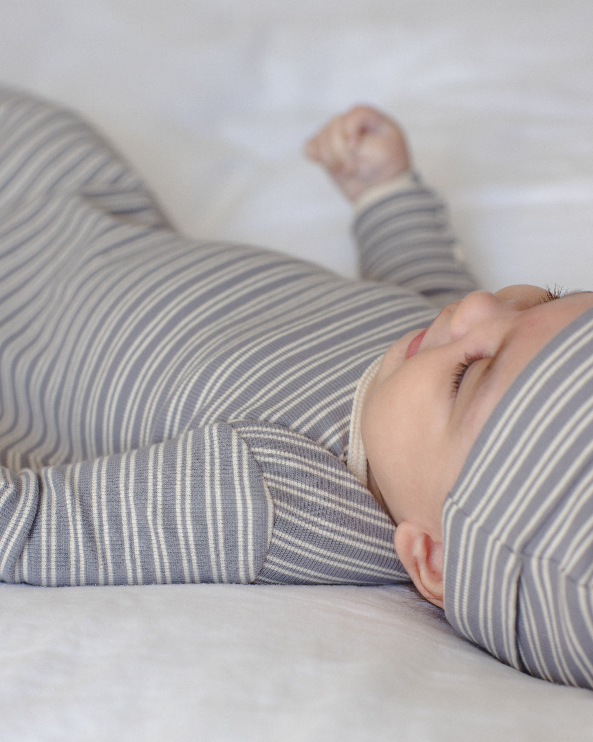 Knotted Baby Gown + Hat Set || Slate