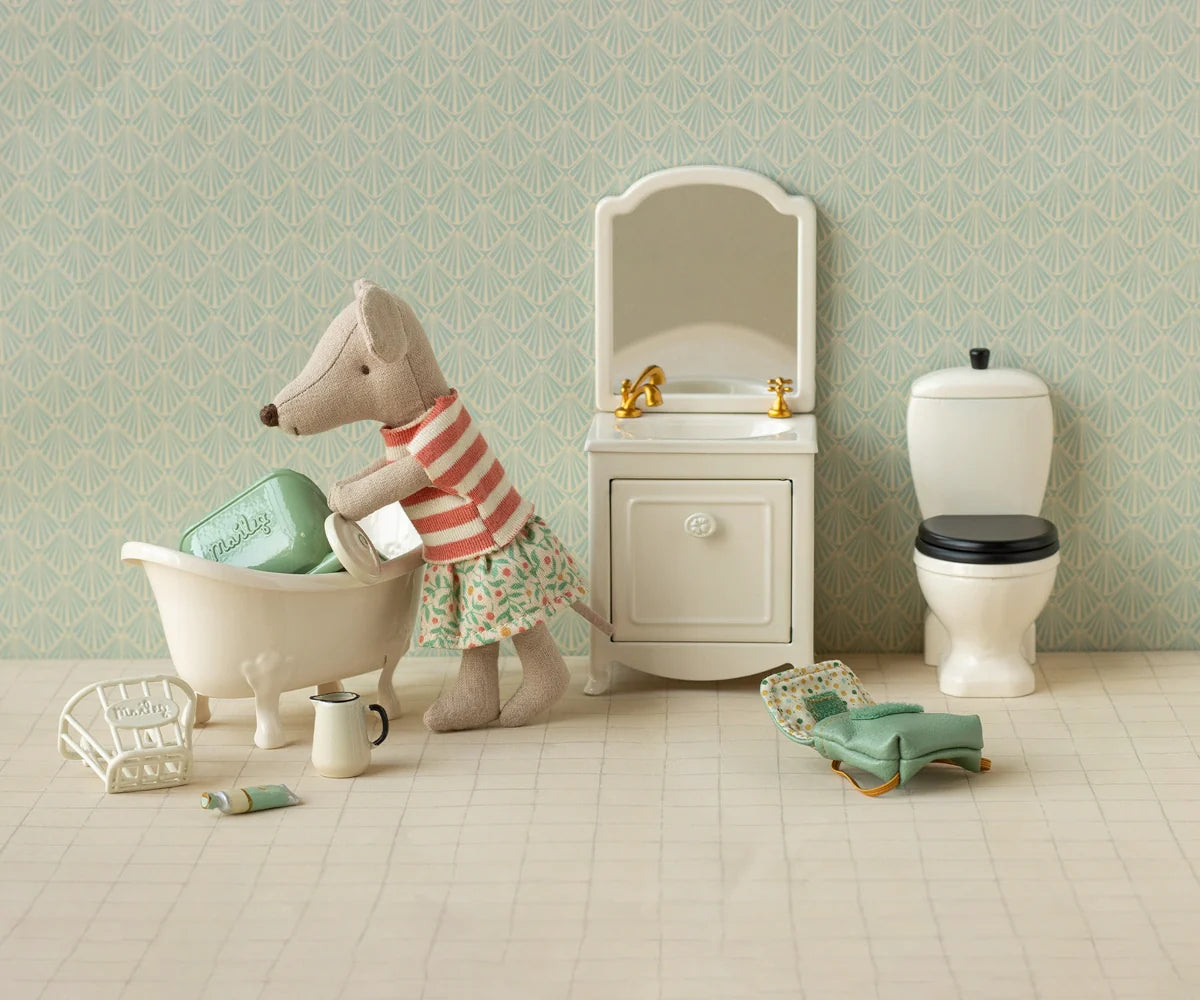Clothes and Bag, Big Sister Mouse - Green | Maileg