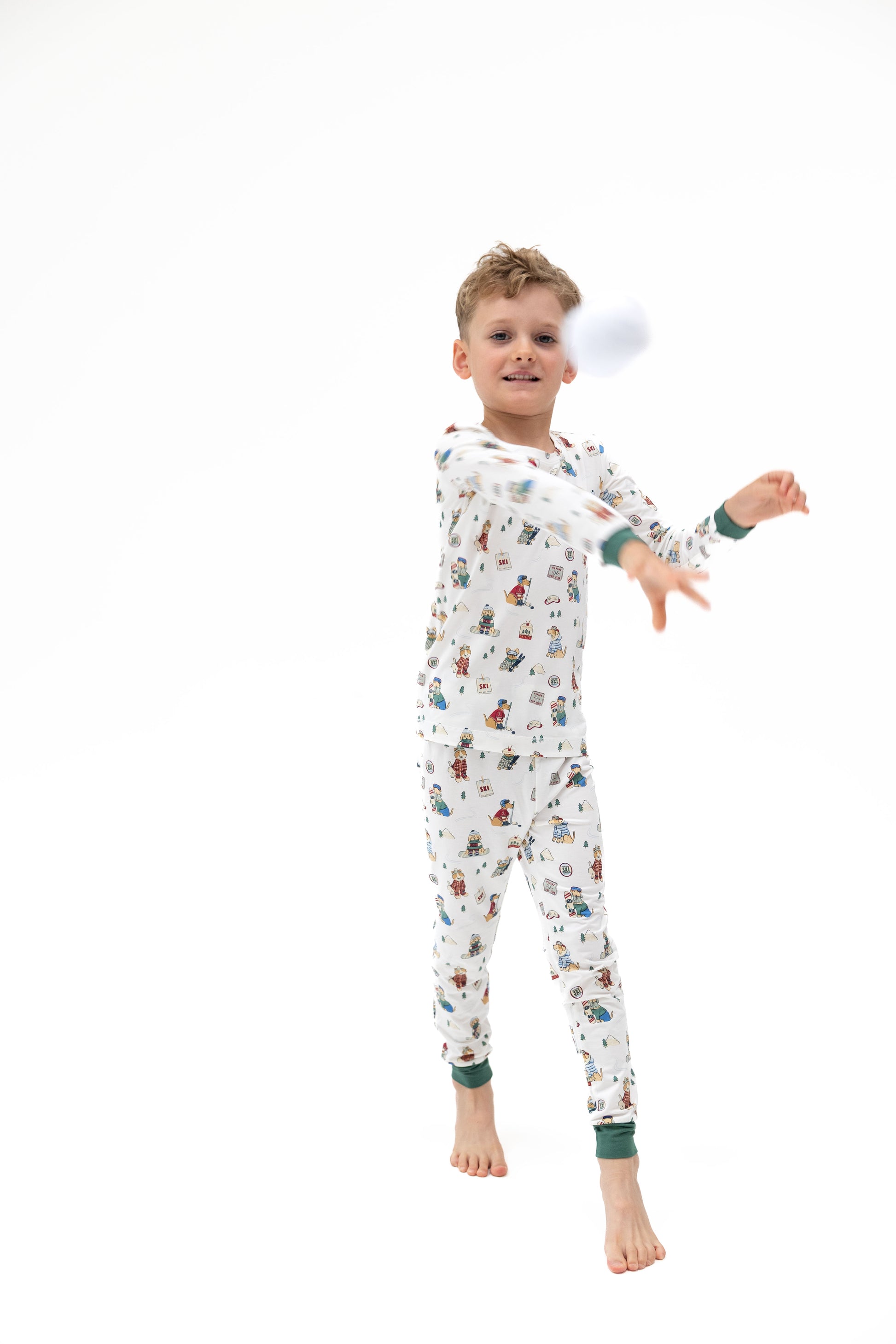 Winter Sports Dogs Green - Long Sleeve Loungewear Set, lifestyle