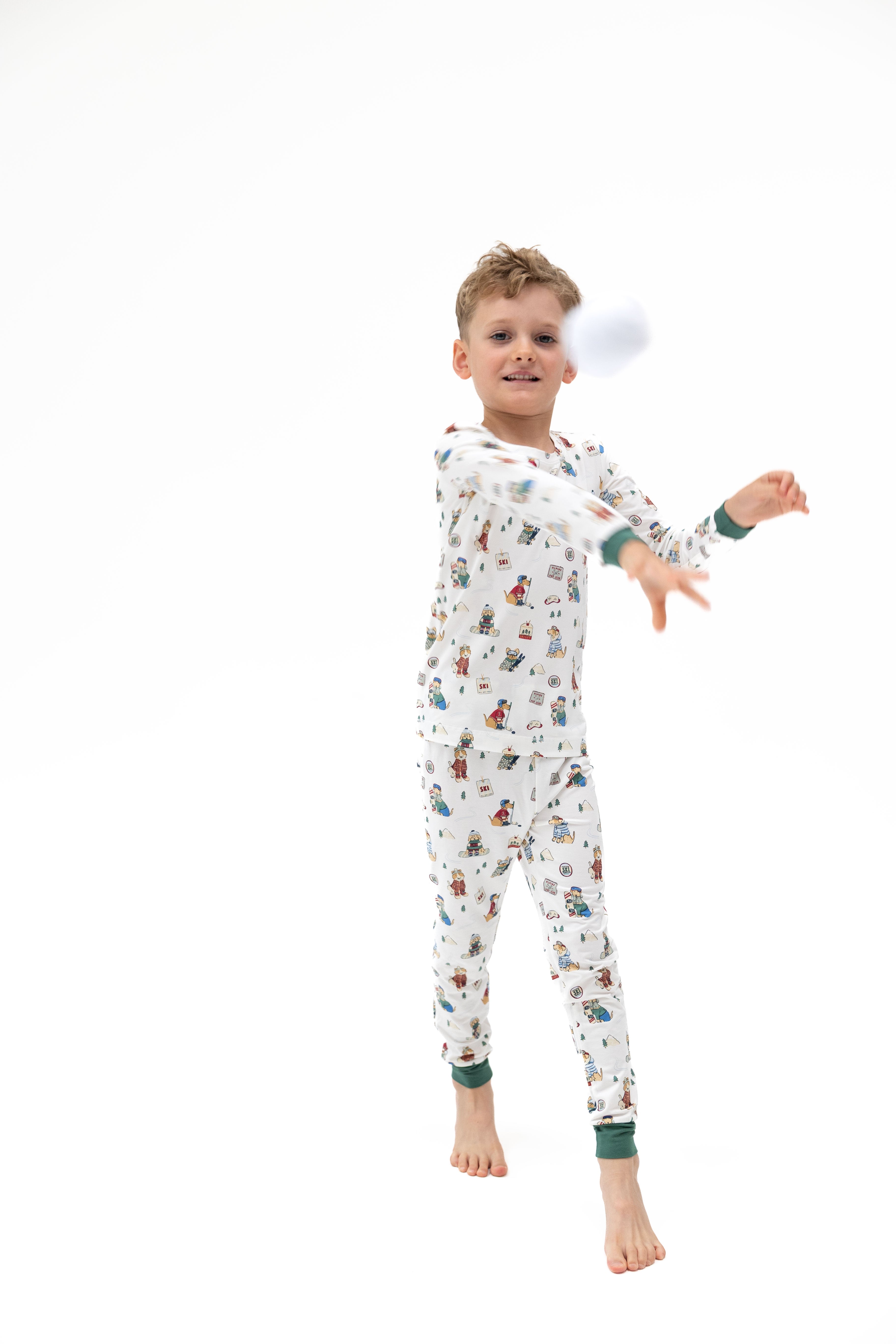 Winter Sports Dogs Green - Long Sleeve Loungewear Set, lifestyle