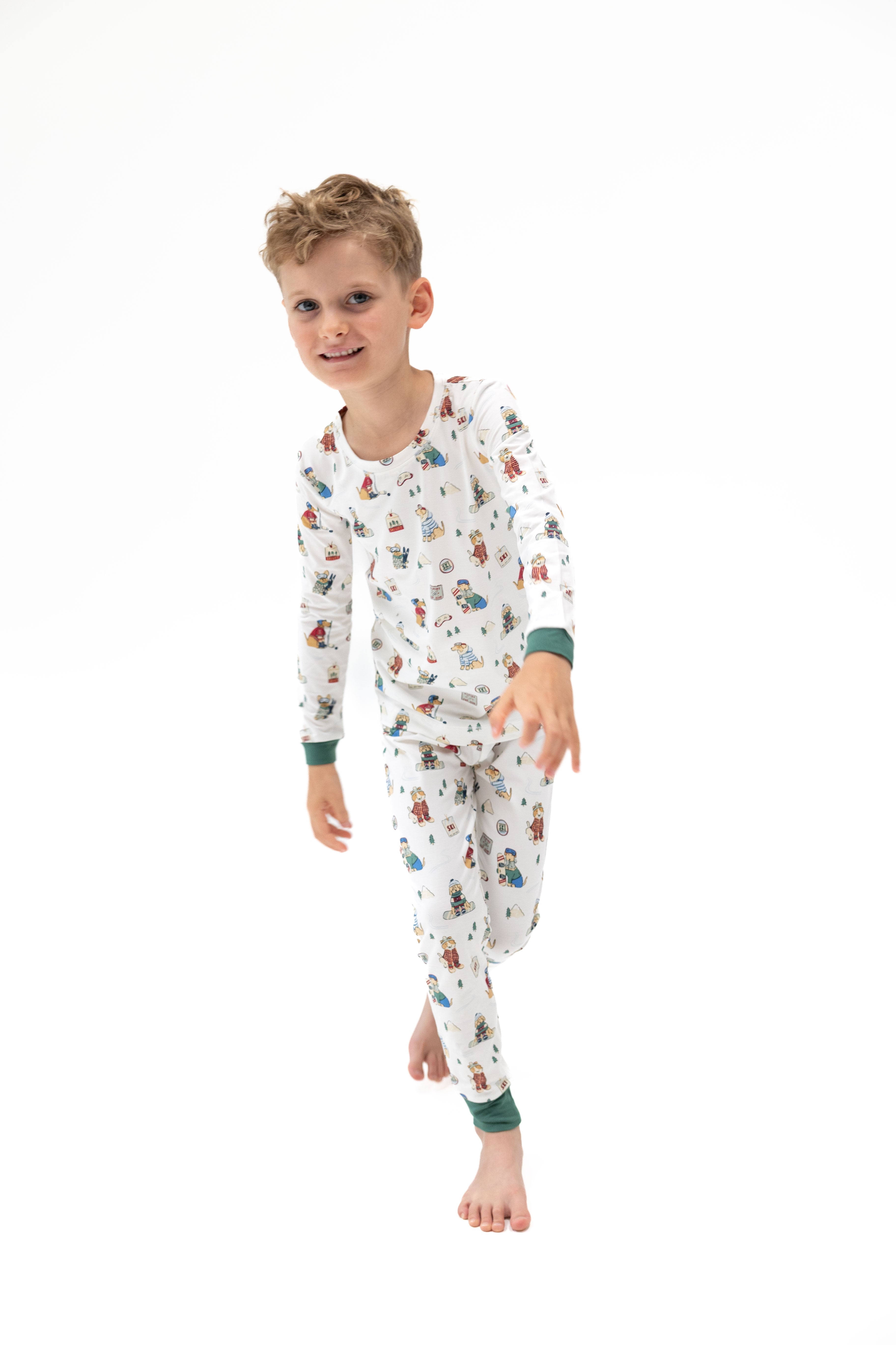 Winter Sports Dogs Green - Long Sleeve Loungewear Set, lifestyle