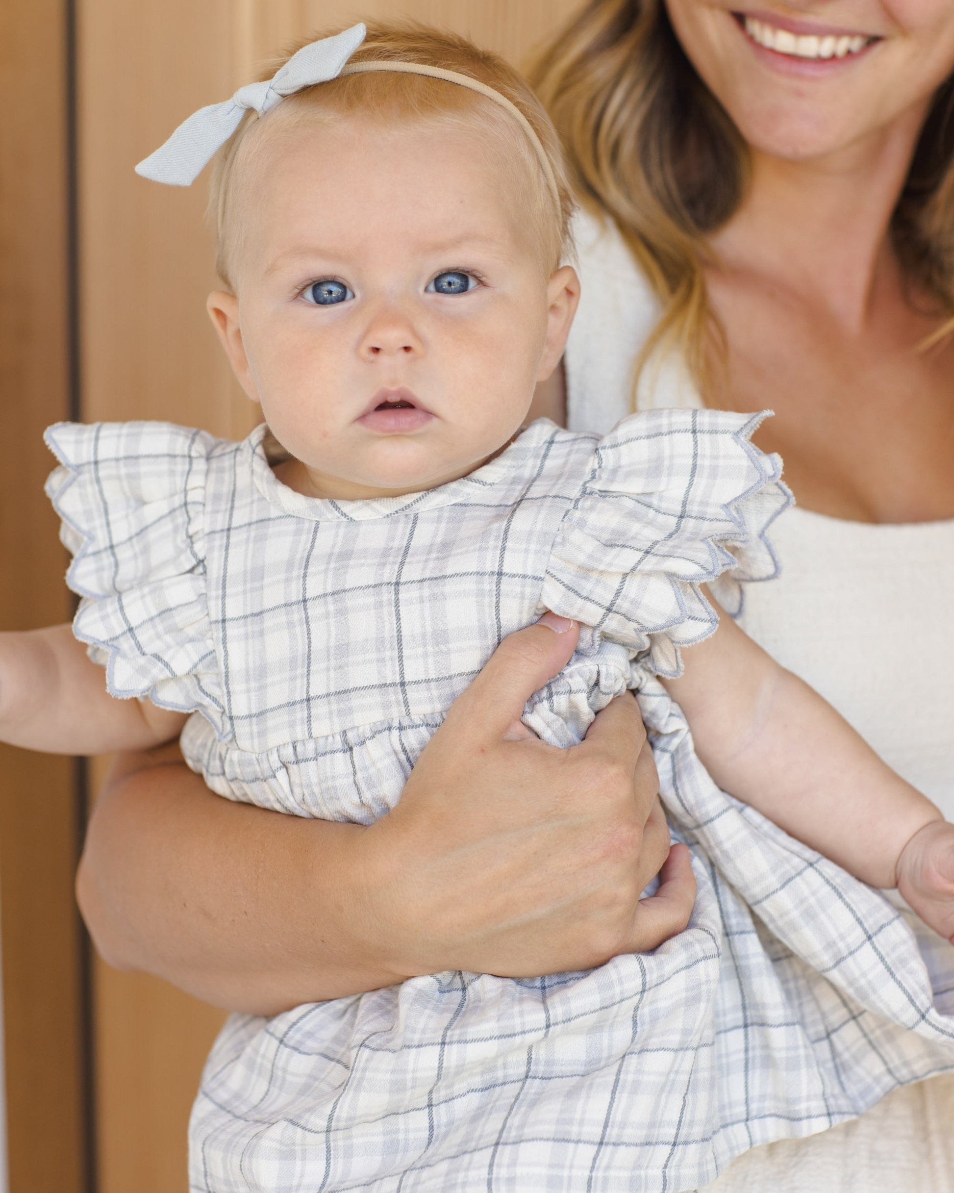 Quincy Mae Baby Little Knot Headband || Sky (Beige Band)