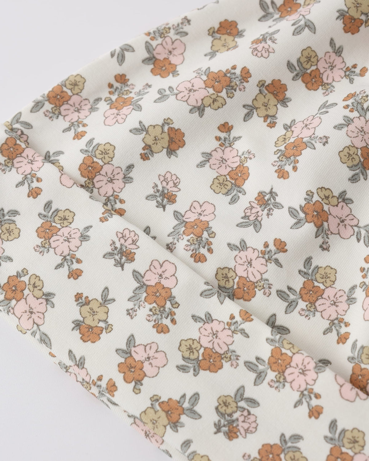 Quincy Mae Baby Newborn Bamboo Baby Gown + Hat Set || Wildflower