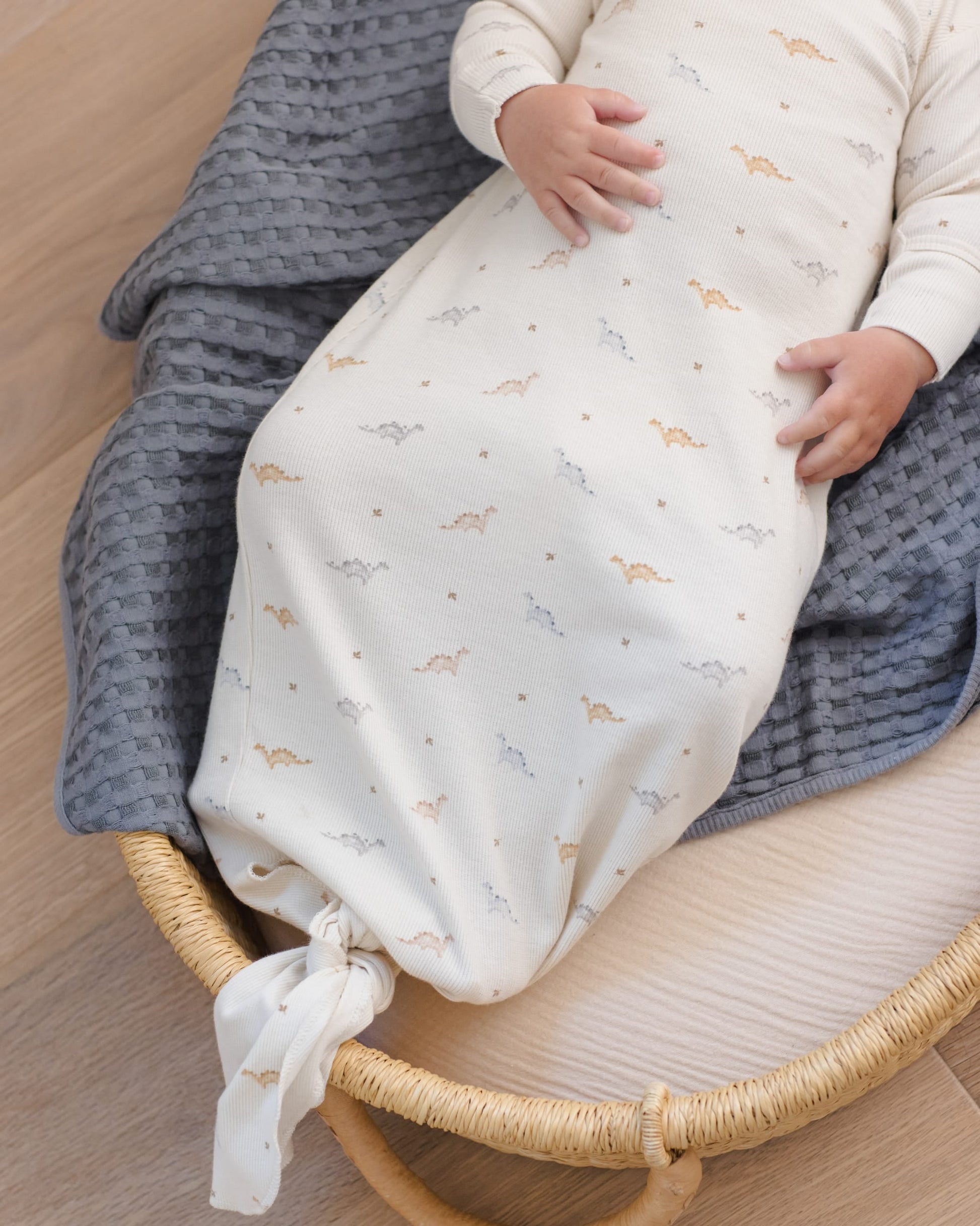 Quincy Mae Baby One Size Knotted Baby Gown + Hat Set || Dinos