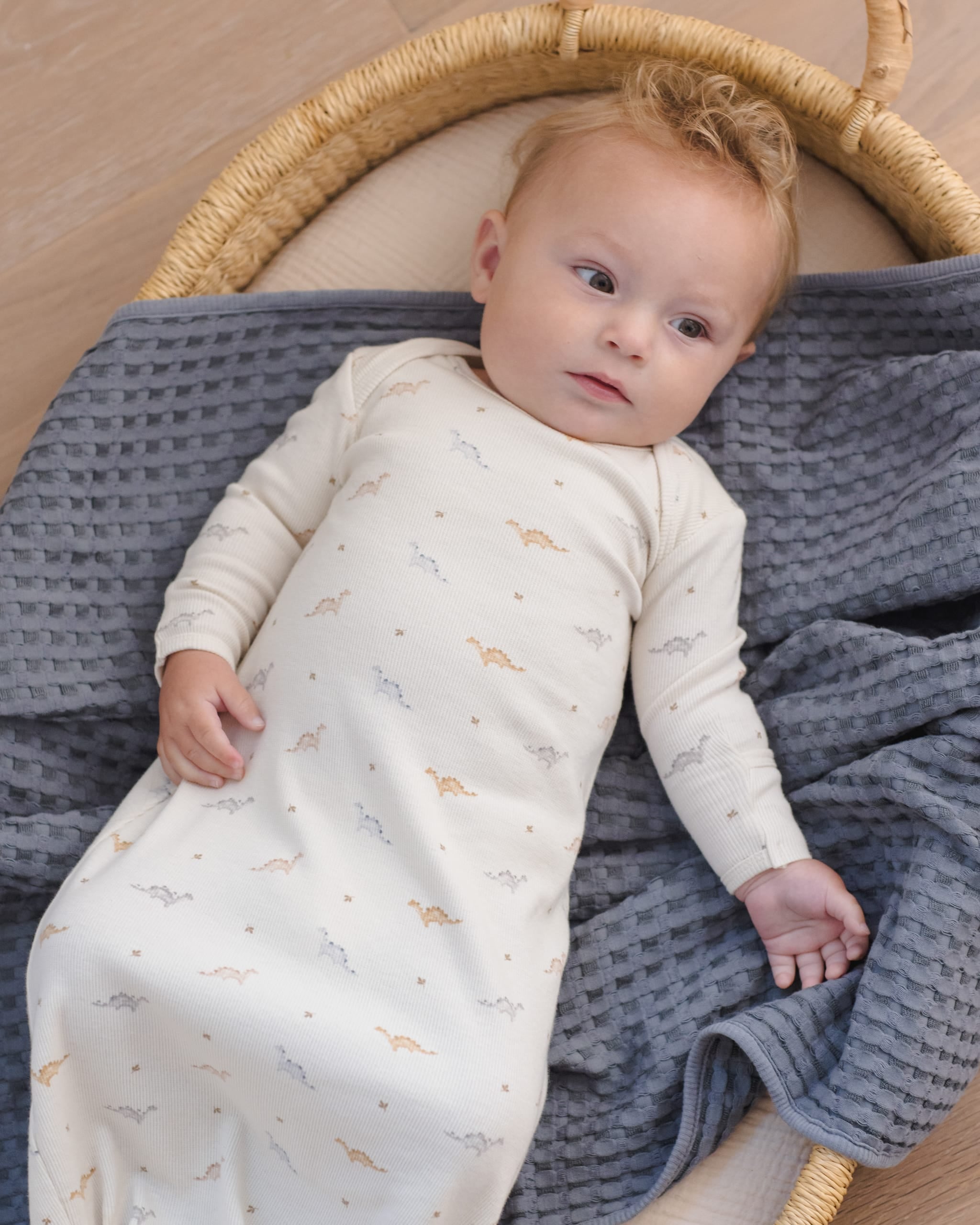 Quincy Mae Baby One Size Knotted Baby Gown + Hat Set || Dinos