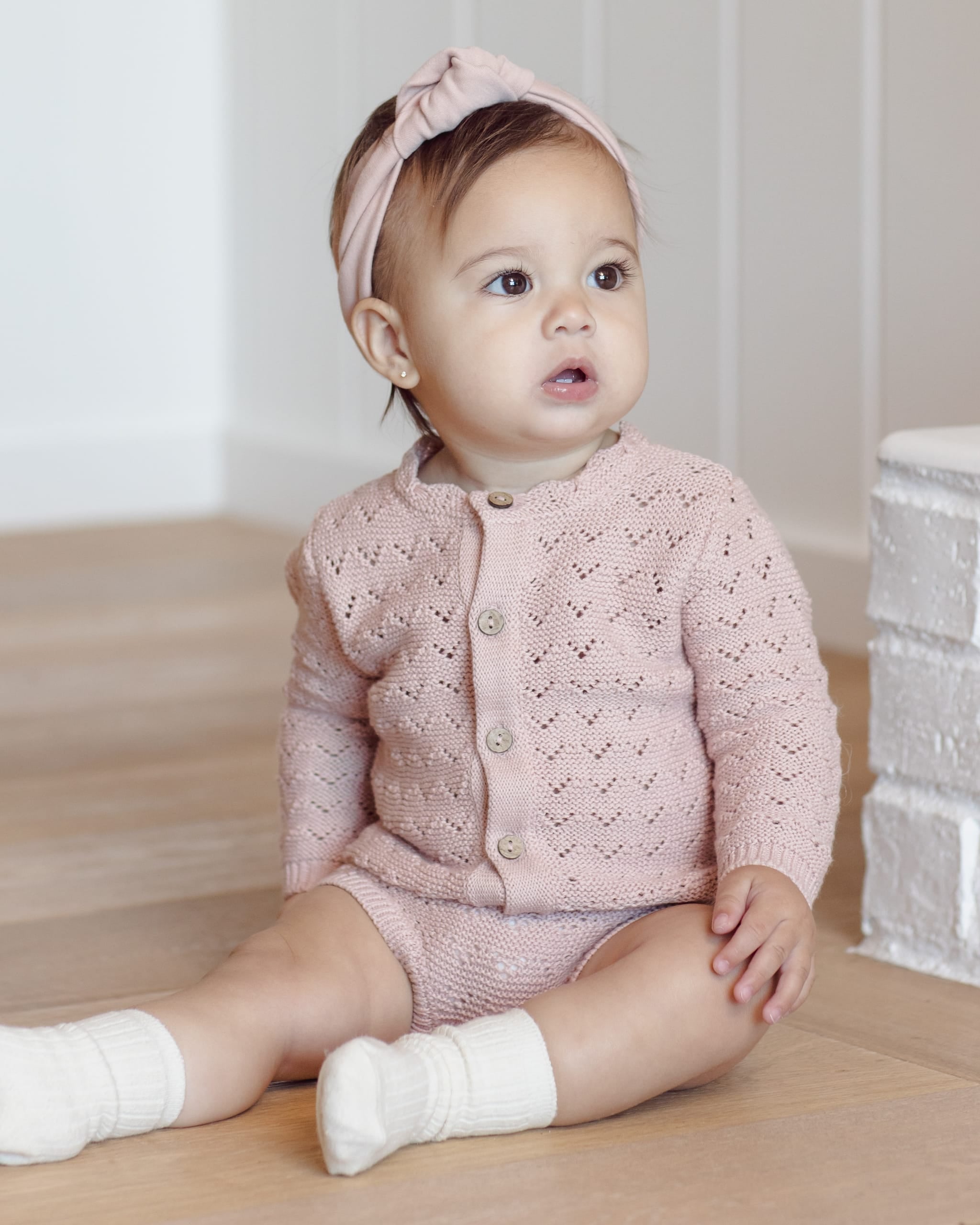 Quincy Mae Baby Scalloped Cardigan || Blush