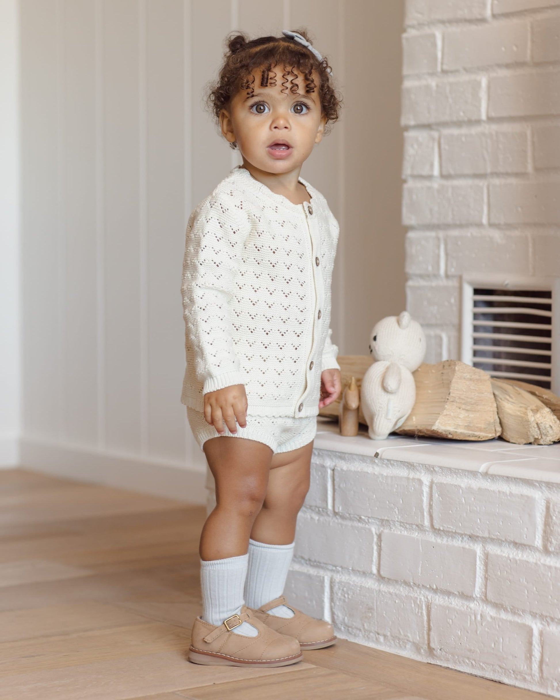 Quincy Mae Baby Scalloped Cardigan || Natural